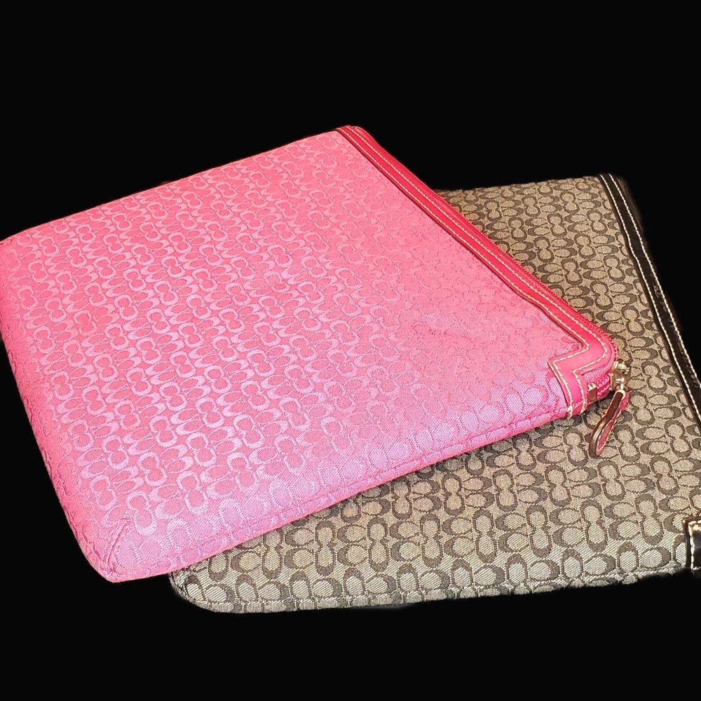 2 PADDED COACH IPAD SLEEVES